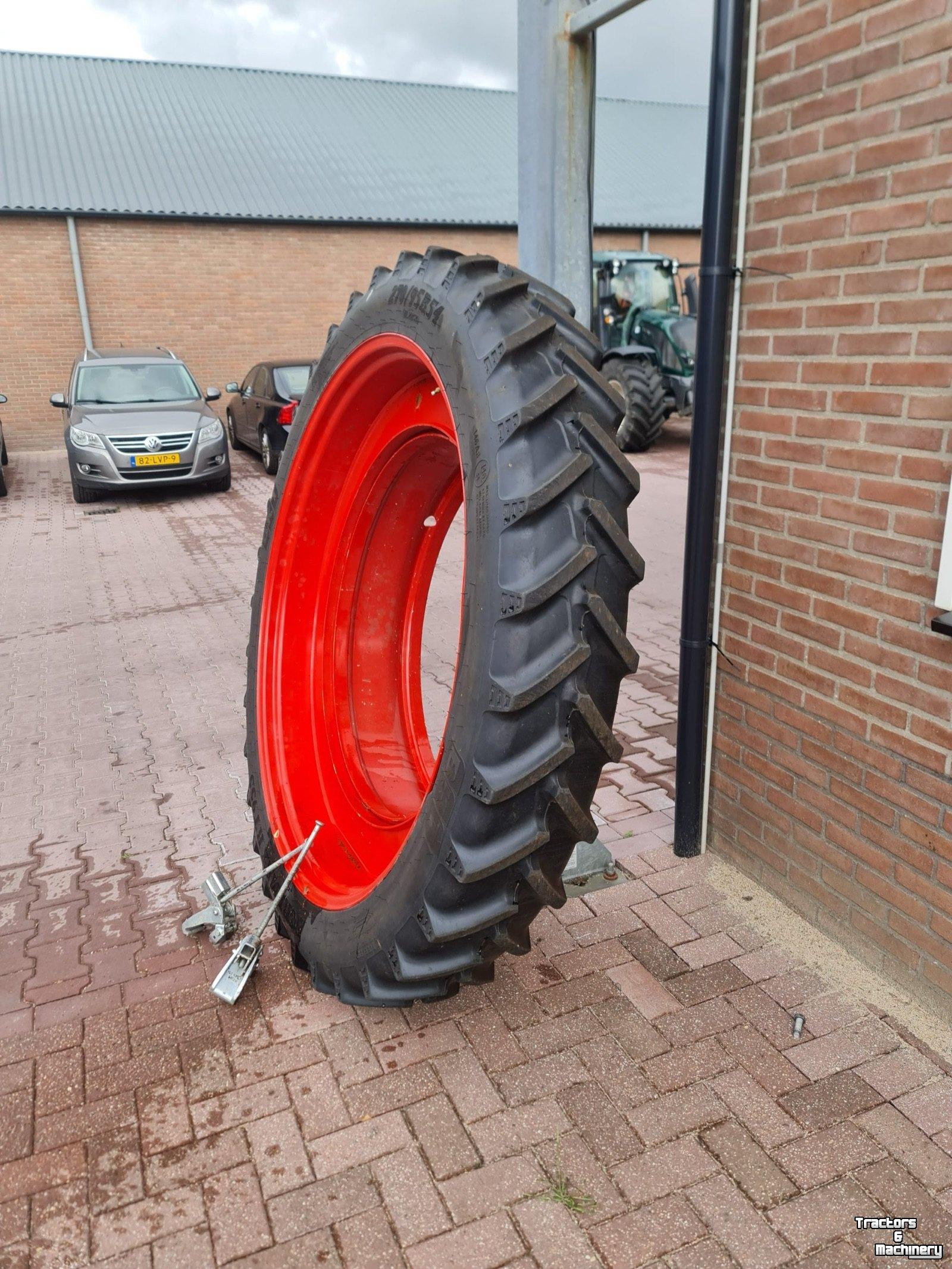 Wielen, Banden, Velgen & Afstandsringen  DUBBELLUCHT 270/85R54 NAAST 650/65R42
