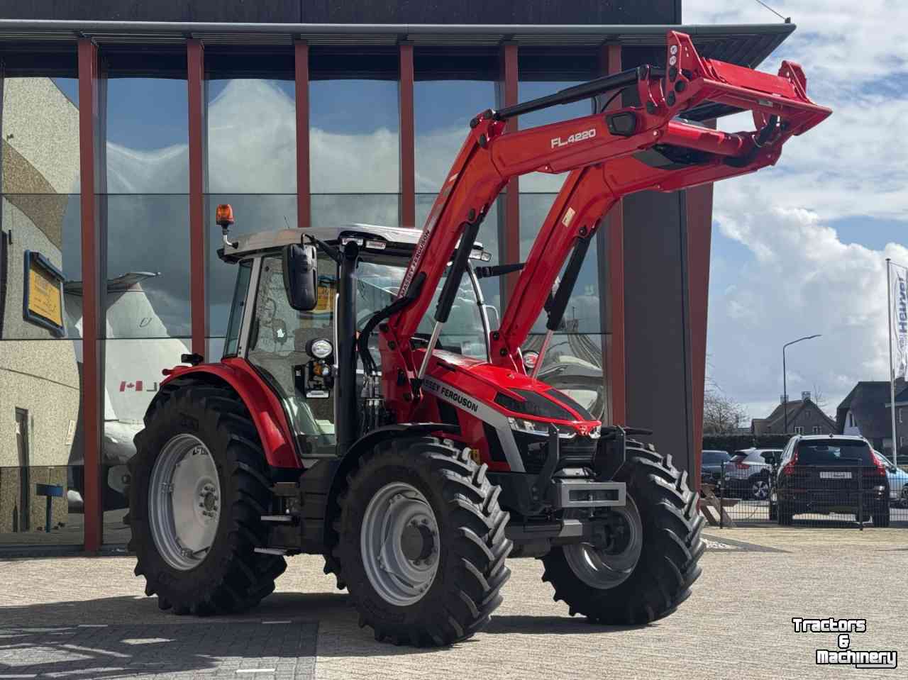 Tractor / Trekker Massey Ferguson 5S145 EFFICIENT, DYNA 6, Stage V vol geveerd voorlader FL4220,  467 uren!!
