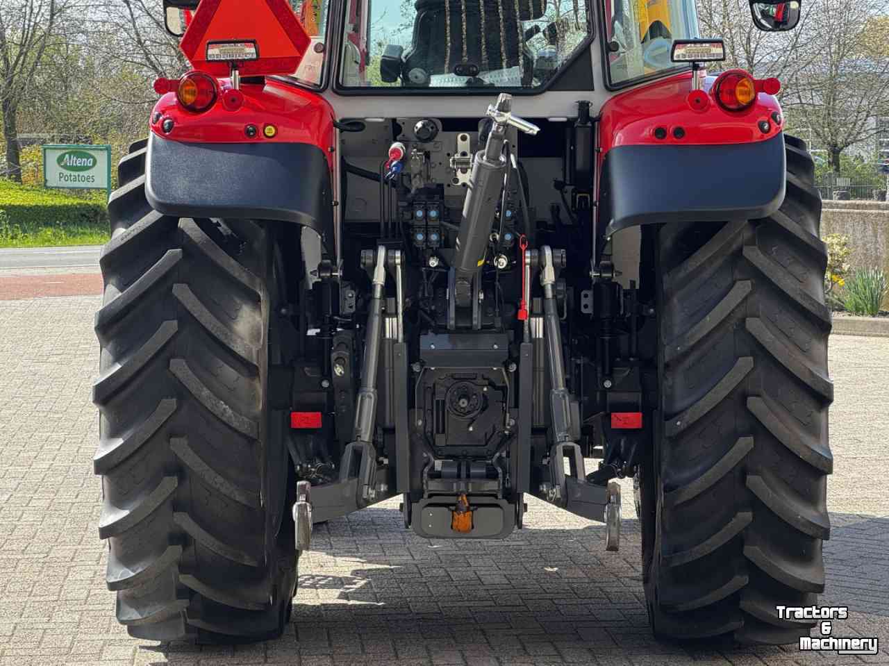 Tractor / Trekker Massey Ferguson 5S145 EFFICIENT, DYNA 6, Stage V vol geveerd voorlader FL4220,  467 uren!!