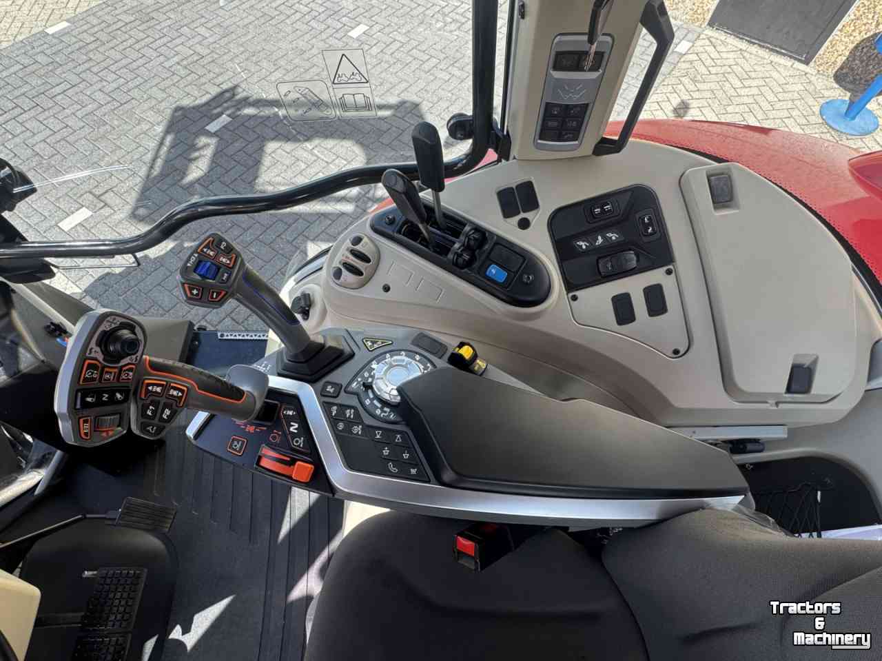 Tractor / Trekker Massey Ferguson 5S145 EFFICIENT, DYNA 6, Stage V vol geveerd voorlader FL4220,  467 uren!!