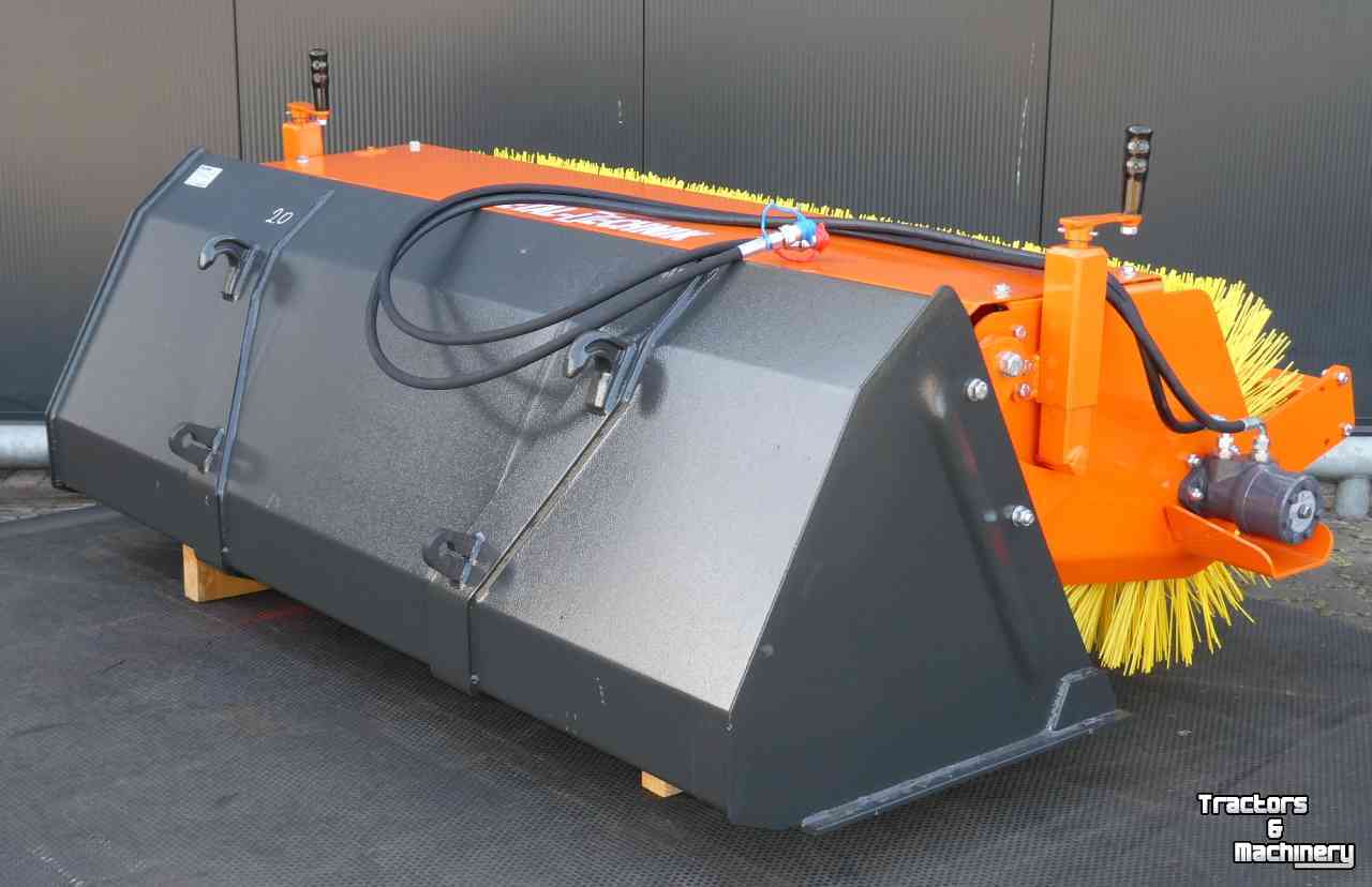Veegmachine Hofstede Bakveegmachine frontlader shovel bak veegmachine compact