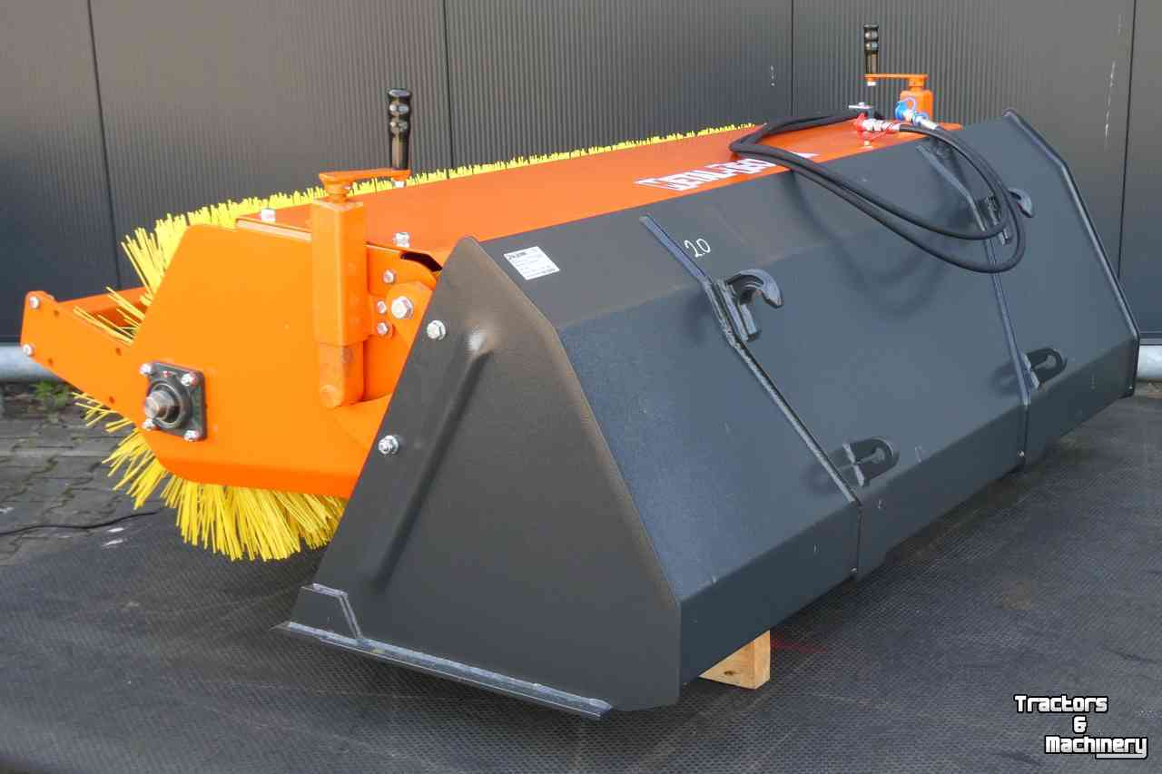 Veegmachine Hofstede Bakveegmachine frontlader shovel bak veegmachine compact