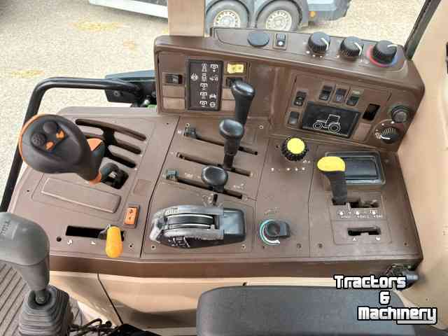 Tractor / Trekker John Deere 6810