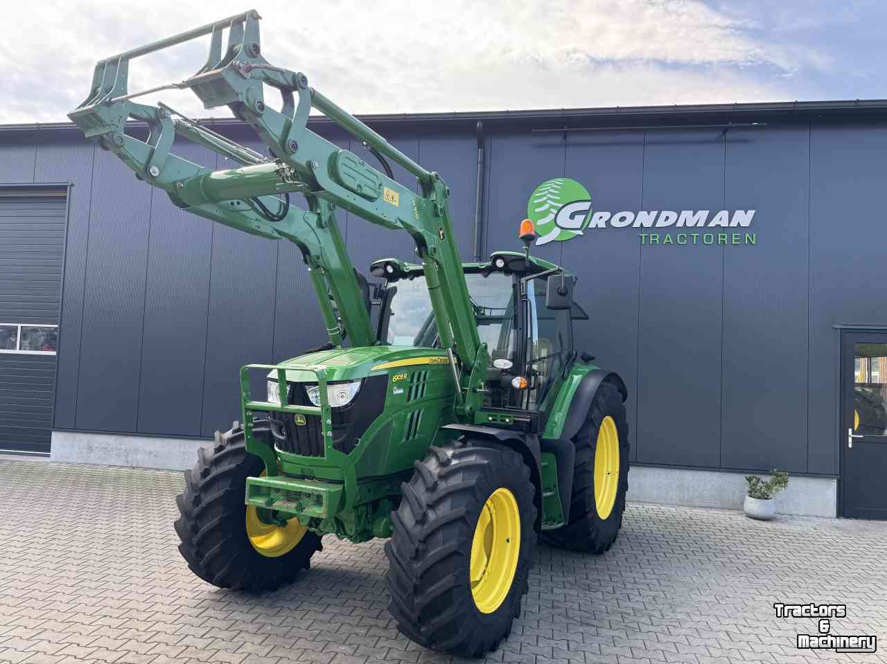 Tractor / Trekker John Deere 6105R