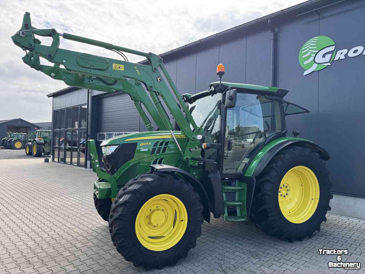 Tractor / Trekker John Deere 6105R