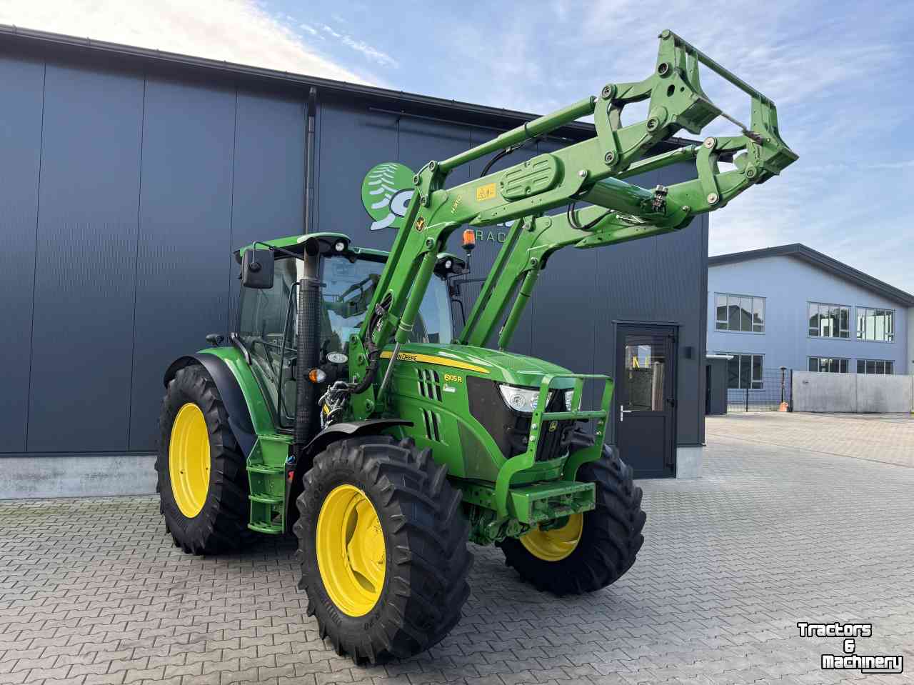 Tractor / Trekker John Deere 6105R