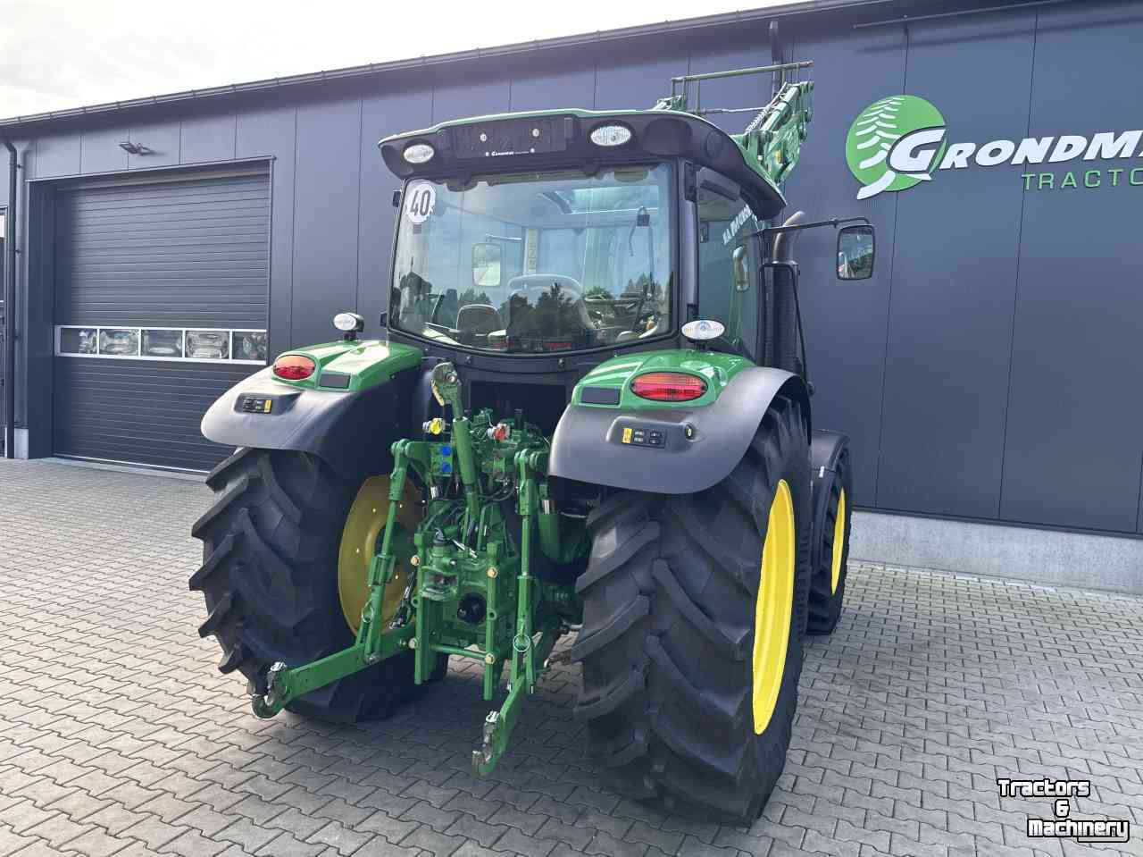 Tractor / Trekker John Deere 6105R
