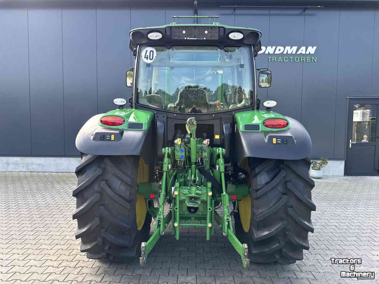 Tractor / Trekker John Deere 6105R