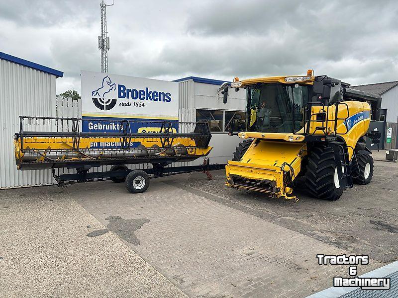 Maaidorser / Combine New Holland CX 820