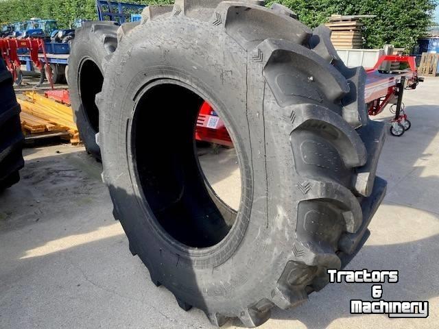 Wielen, Banden, Velgen & Afstandsringen Galaxy 710/70R38 set nieuwe banden