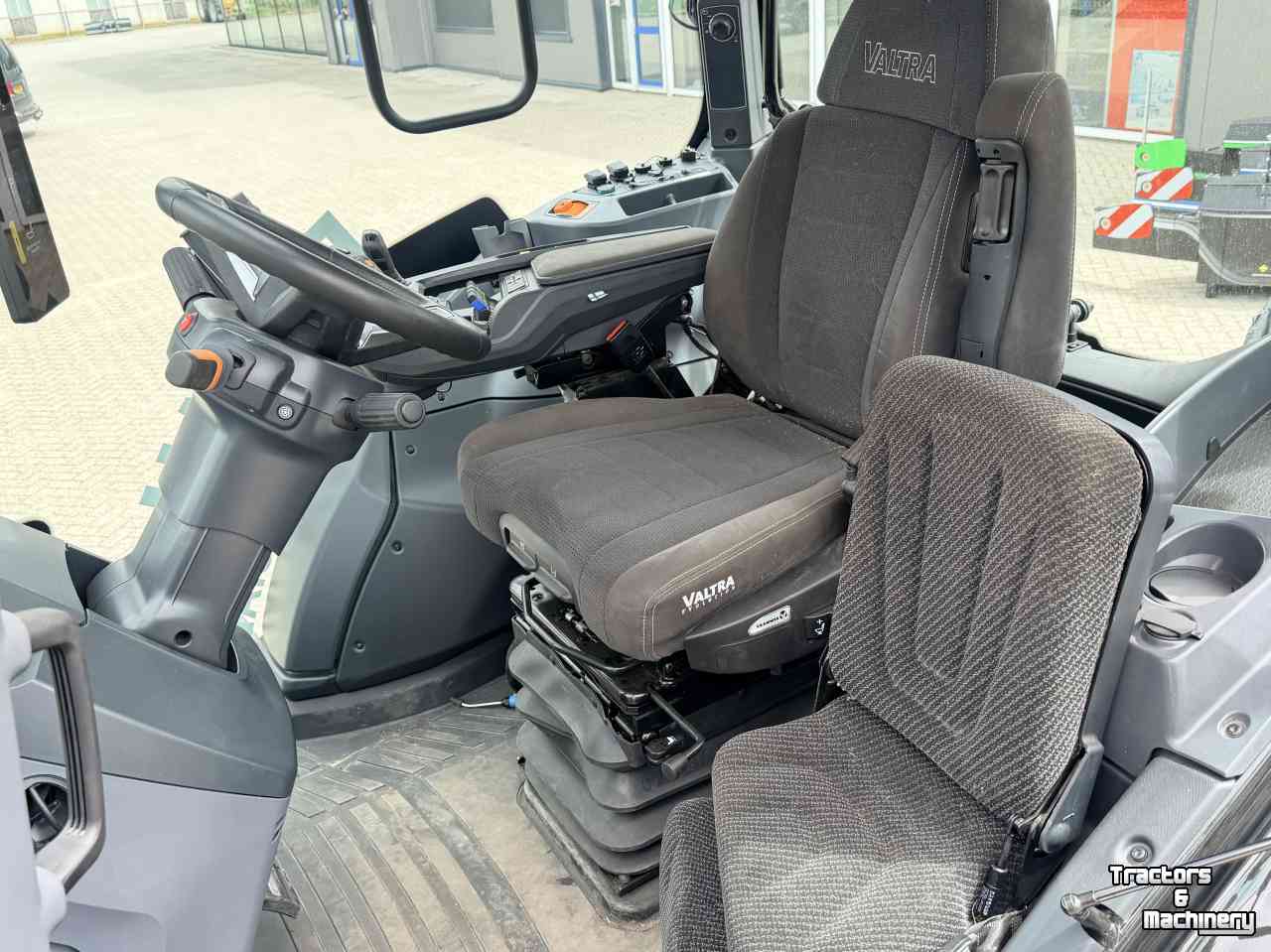 Tractor / Trekker Valtra T235 Direct Smart Touch