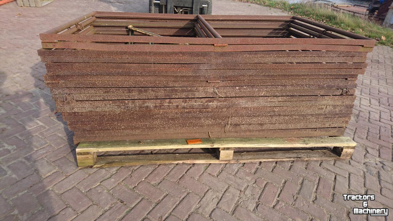 Diverse gebruikte onderdelen  KLAPSCHRAAG 200X110
