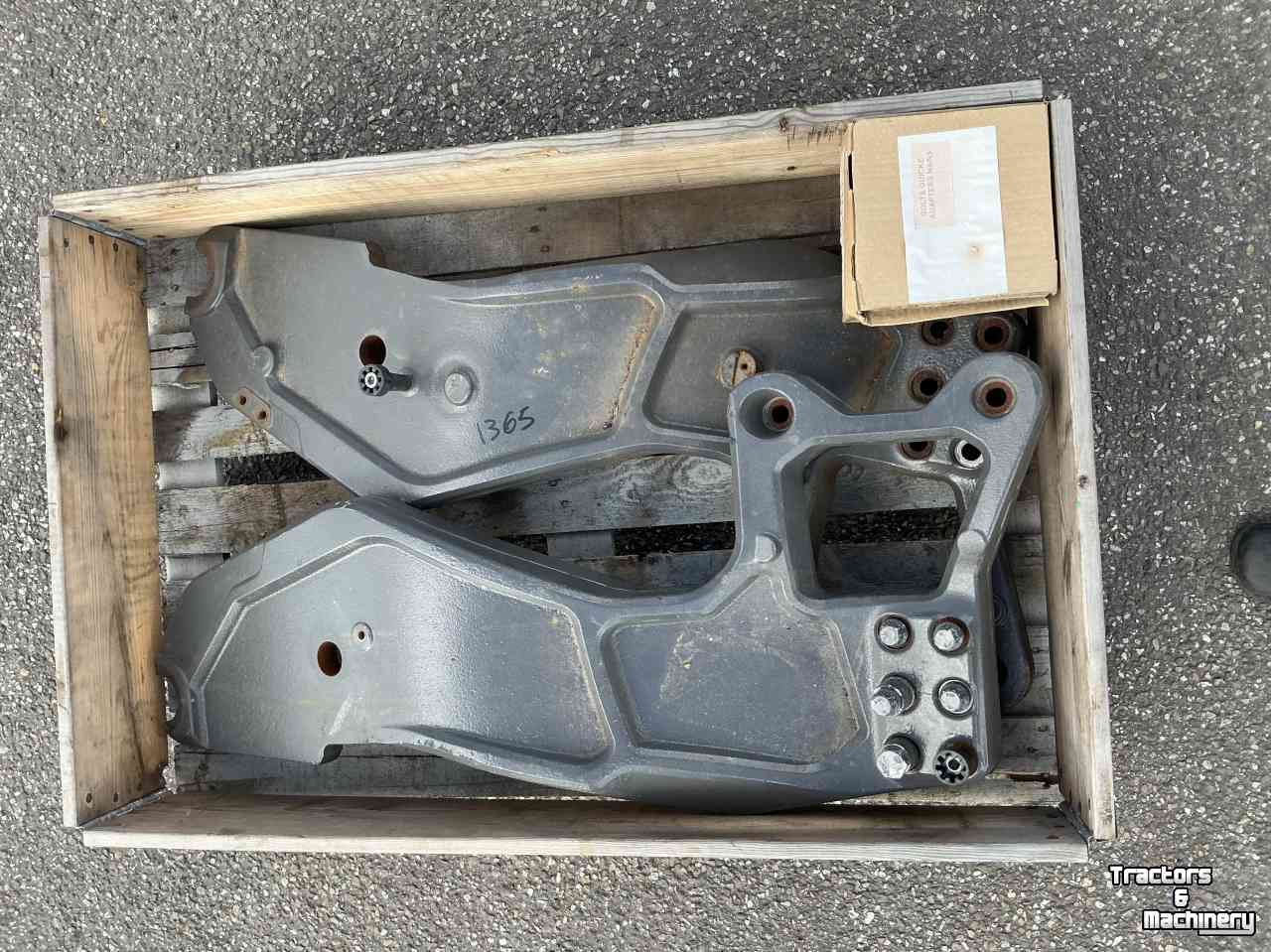 Front-laders / Frontlader / Voorlader Valtra Quicke N4 N5 Voorlader adapters Frontloader console