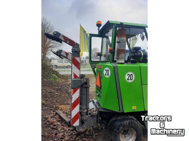 Bandenkraan / Graafmachine op wielen Hansa APZ331 Kraan