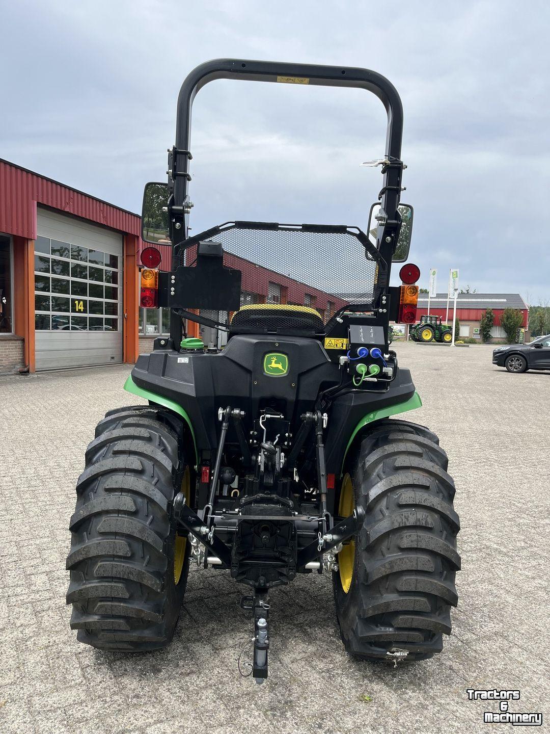 Smalspoor tractor John Deere 3025E