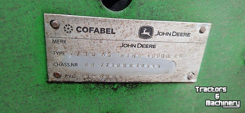 Tractor / Trekker John Deere 7710