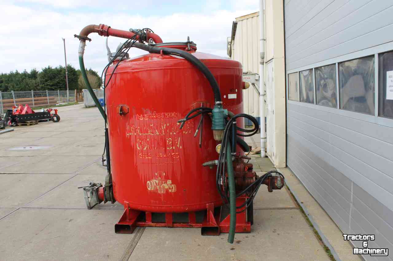 Overige Agomac 4000 liter staande vacuümtank met hydraulisch aangedreven vacuümpomp