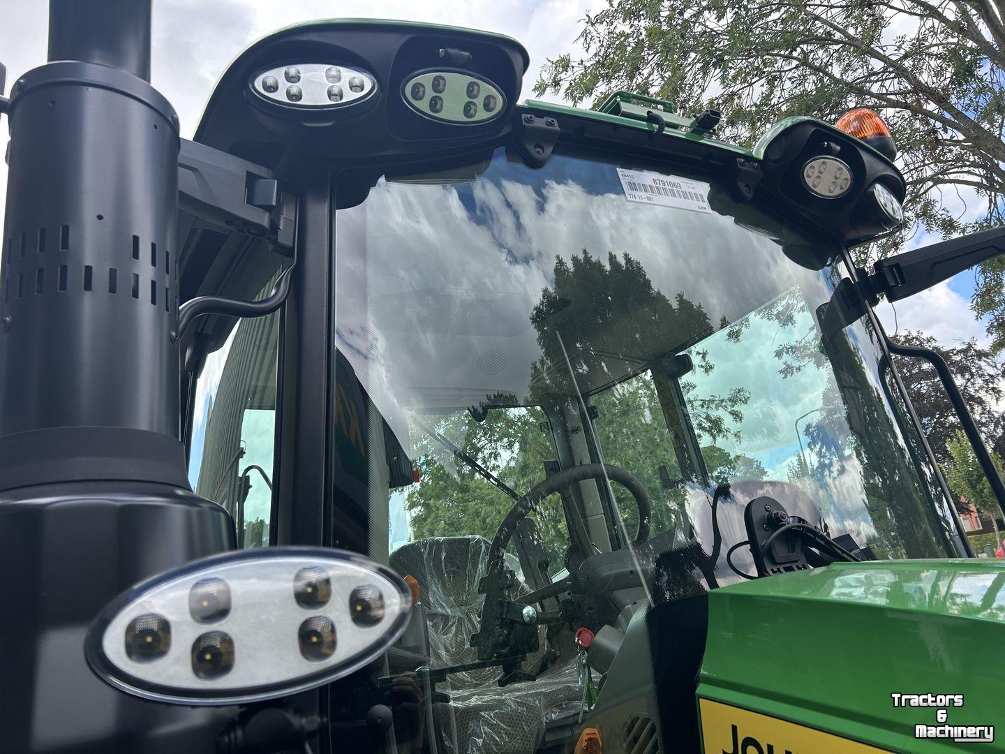 Tractor / Trekker John Deere 6M 125