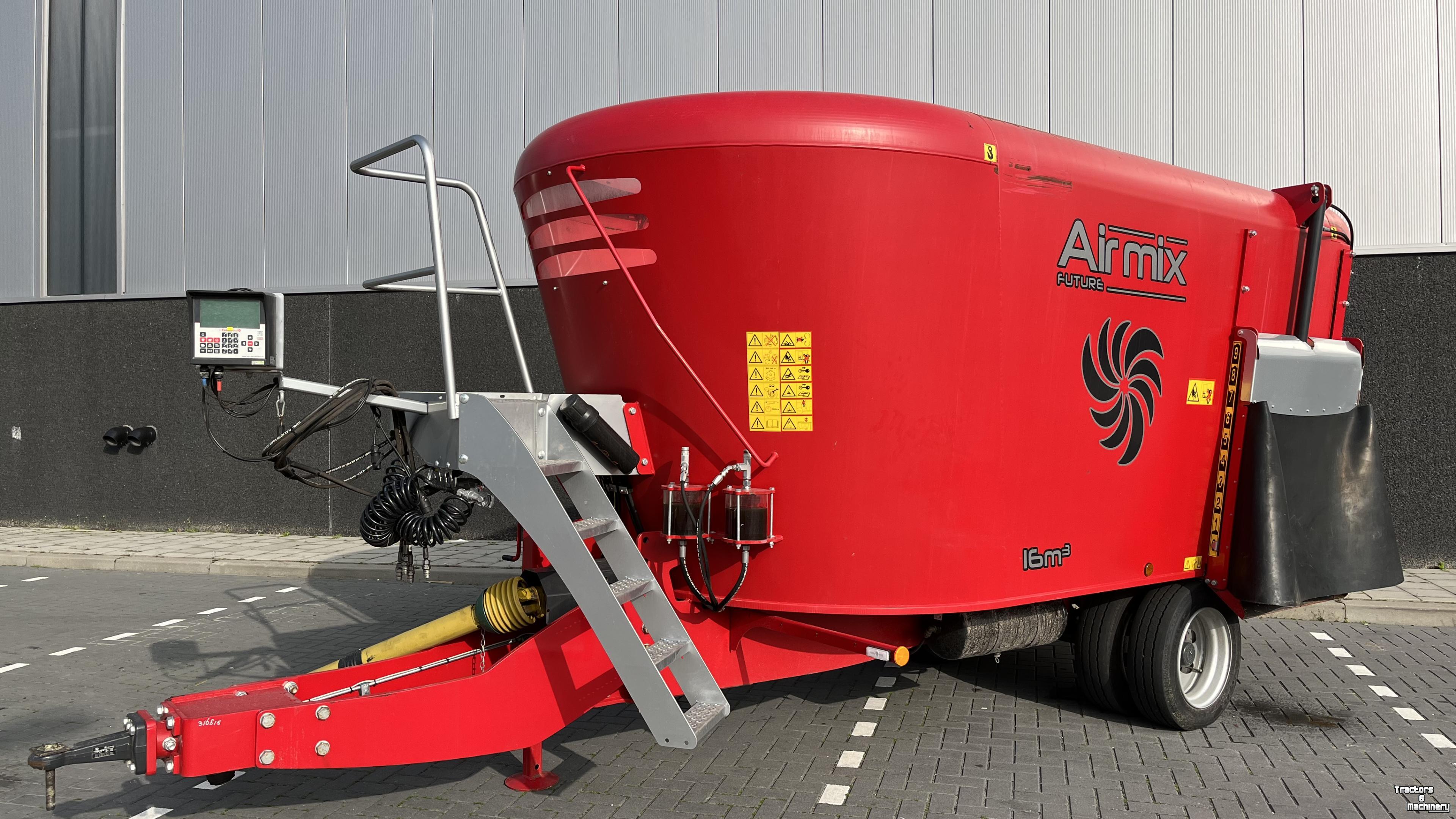 Voermengwagen Vertikaal Airmix 16-197/230