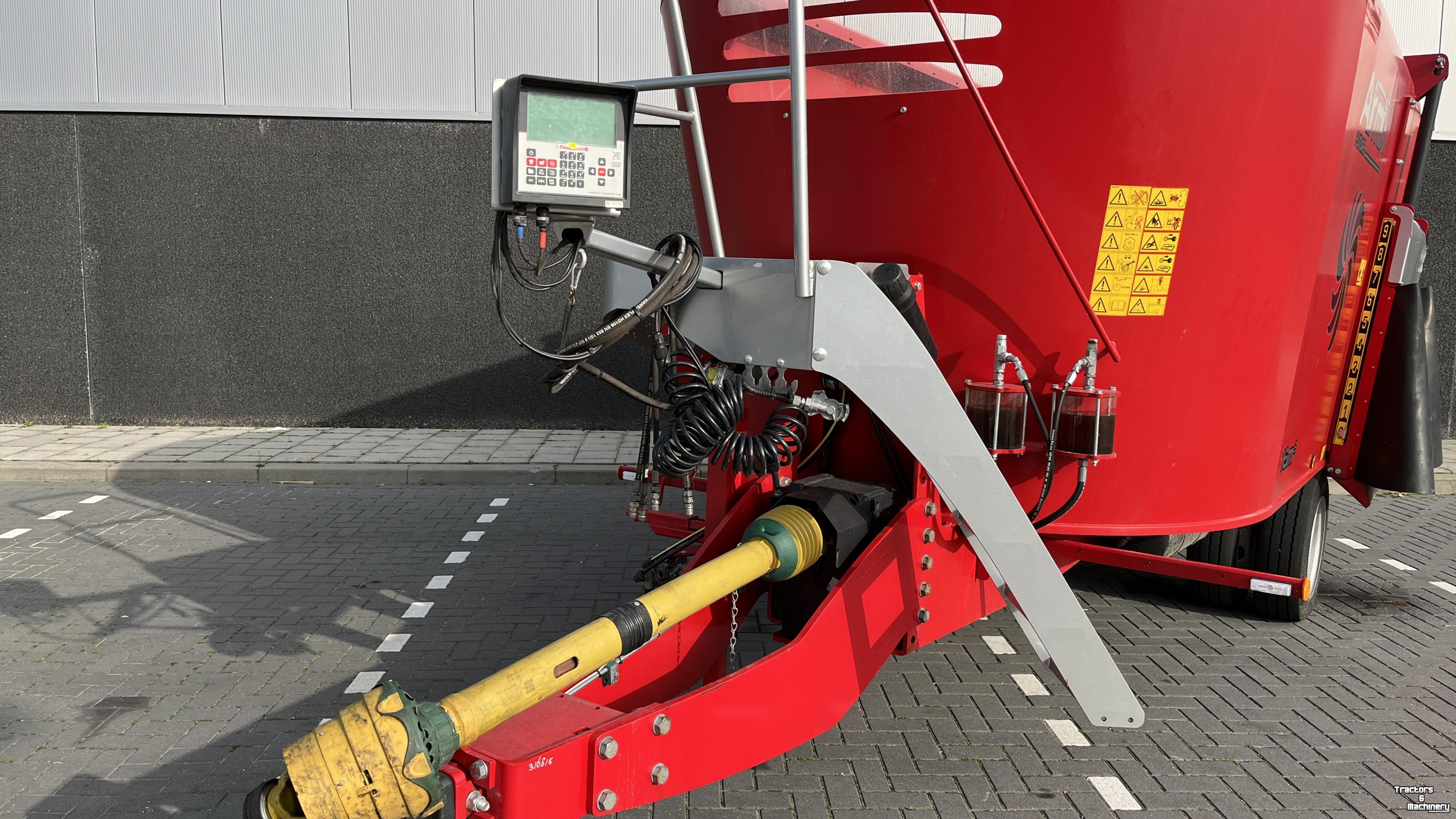 Voermengwagen Airmix 16-197/230