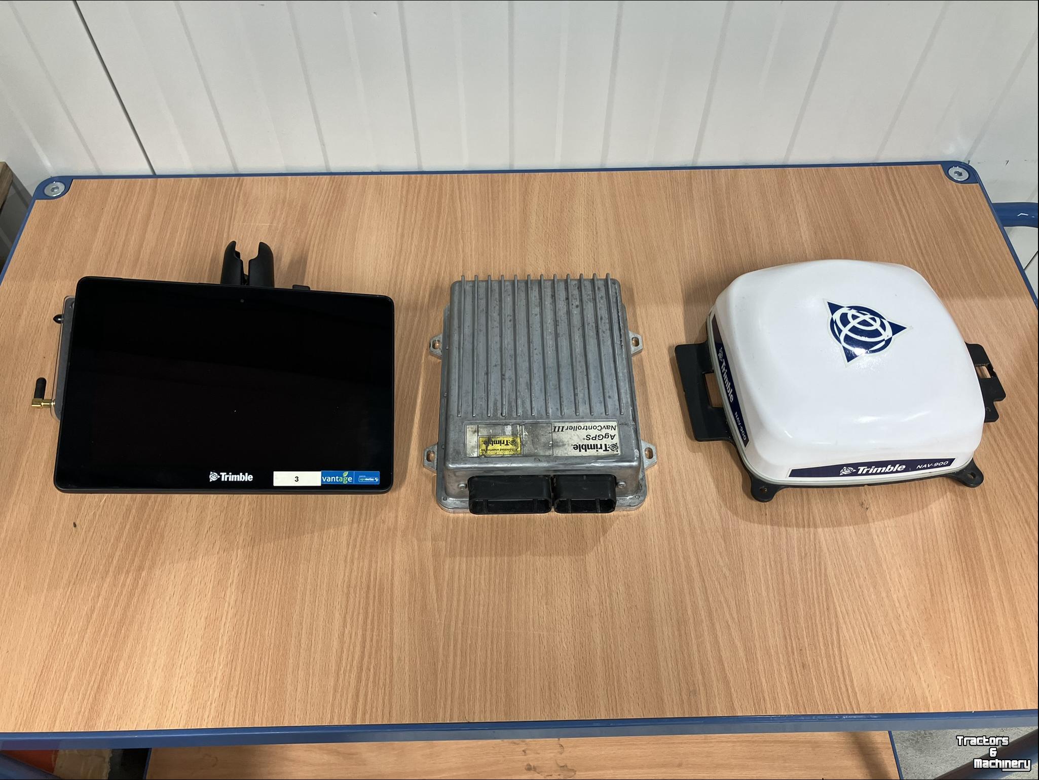 GPS besturings systemen en toebehoren Trimble GFX 750 met NAV 900 RTK NET