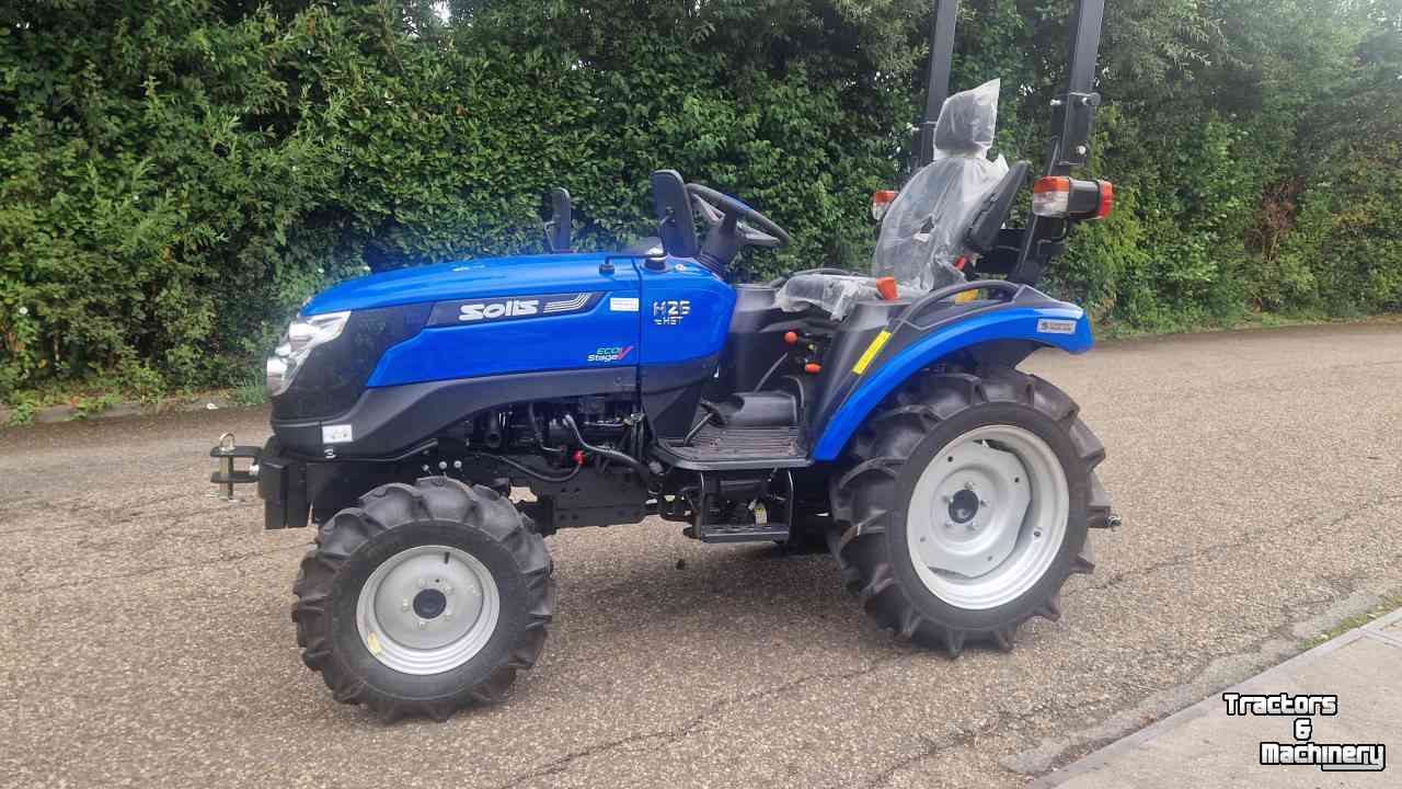 Compact tractor Solis 26 HST