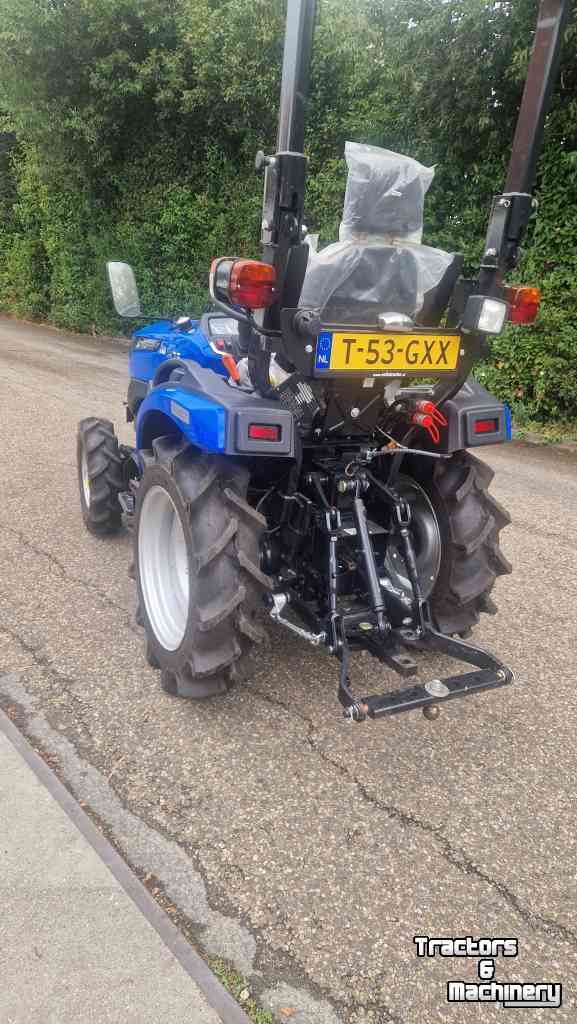 Compact tractor Solis 26 HST
