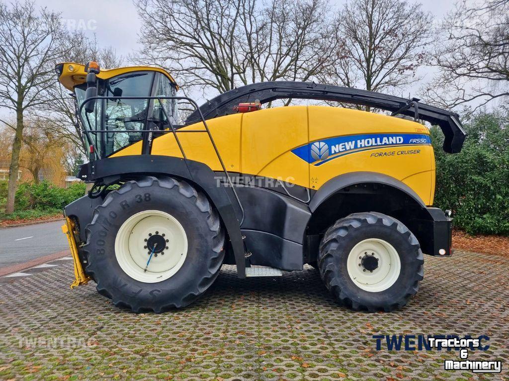 Veldhakselaar New Holland FR 550 hakselaar