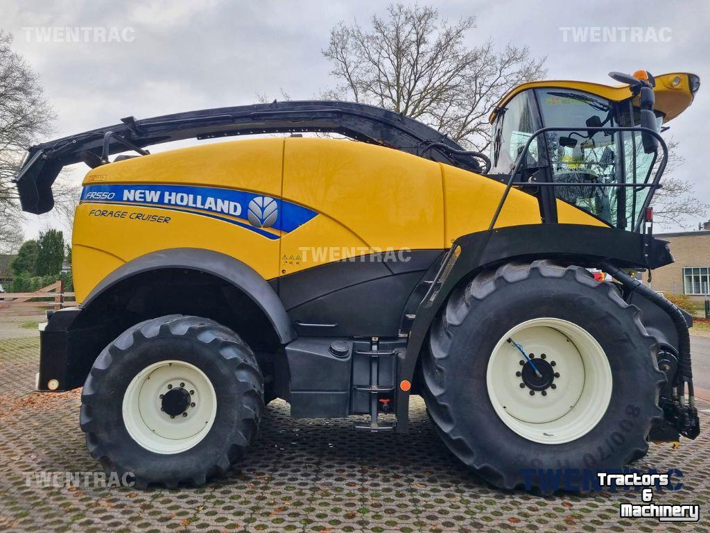 Veldhakselaar New Holland FR 550 hakselaar