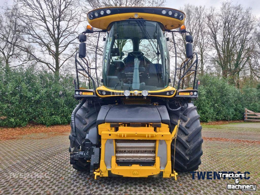 Veldhakselaar New Holland FR 550