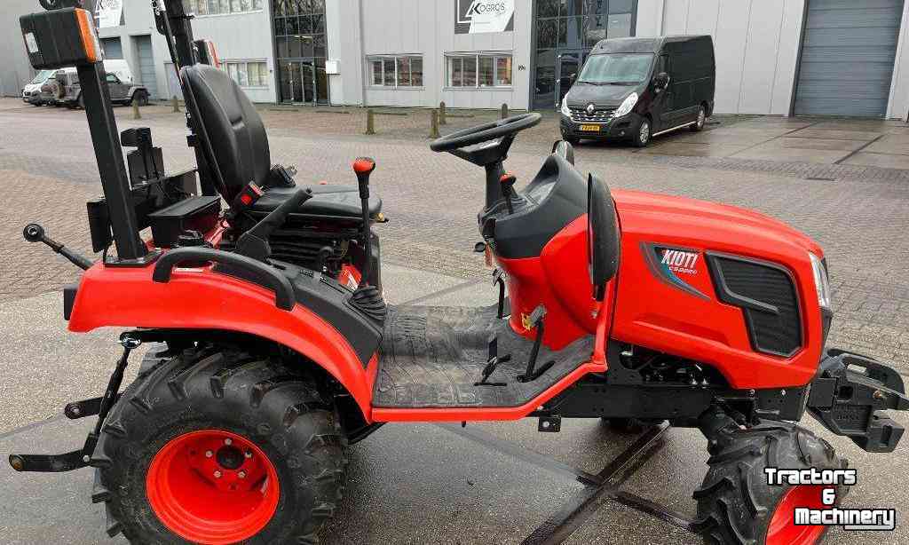 Tuinbouwtraktoren Kioti CS 2220 M Compact Tractor