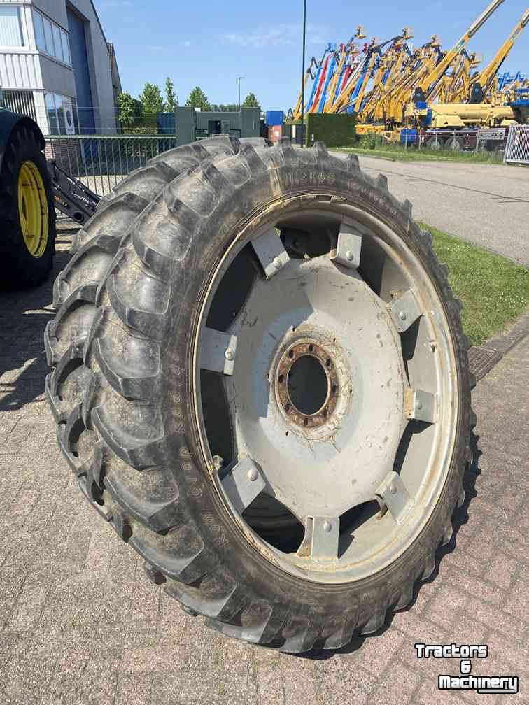 Wielen, Banden, Velgen & Afstandsringen Alliance 11.2-48, 270/95R48 op verstelbare velg