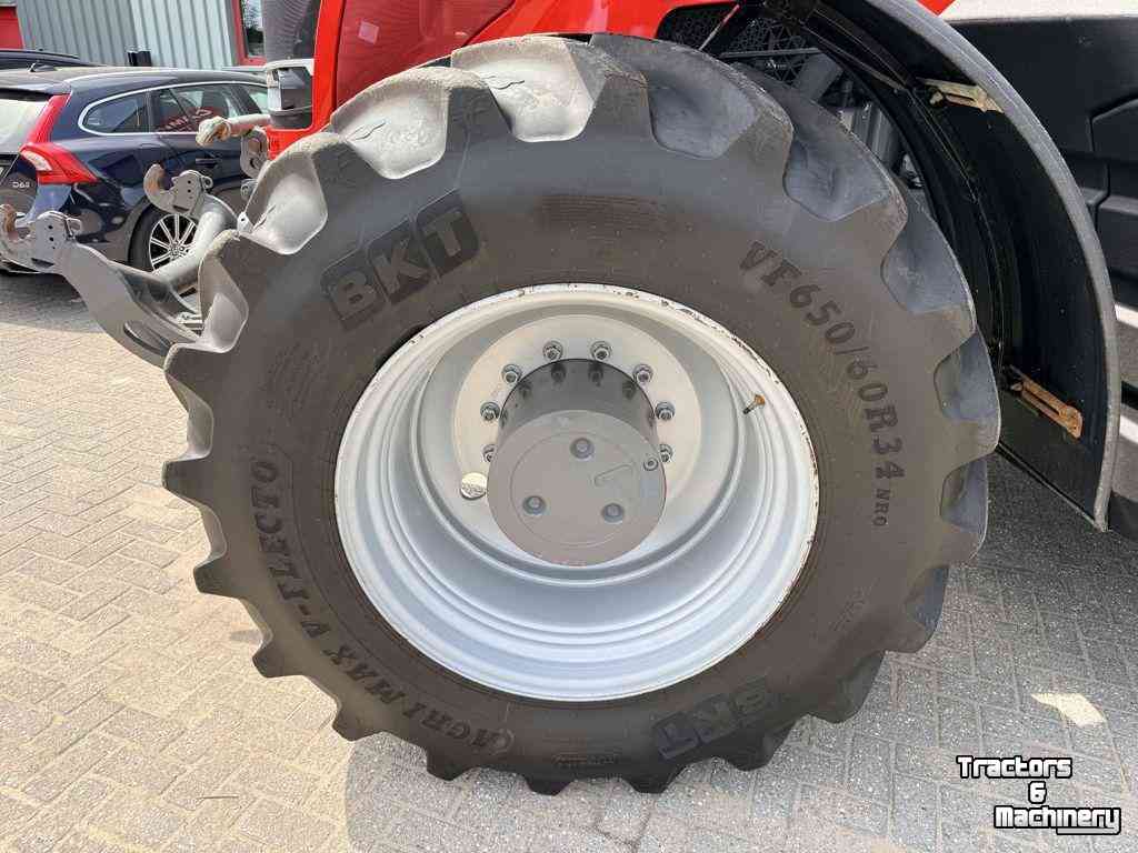 Tractor / Trekker Massey Ferguson 8740S Stage V
