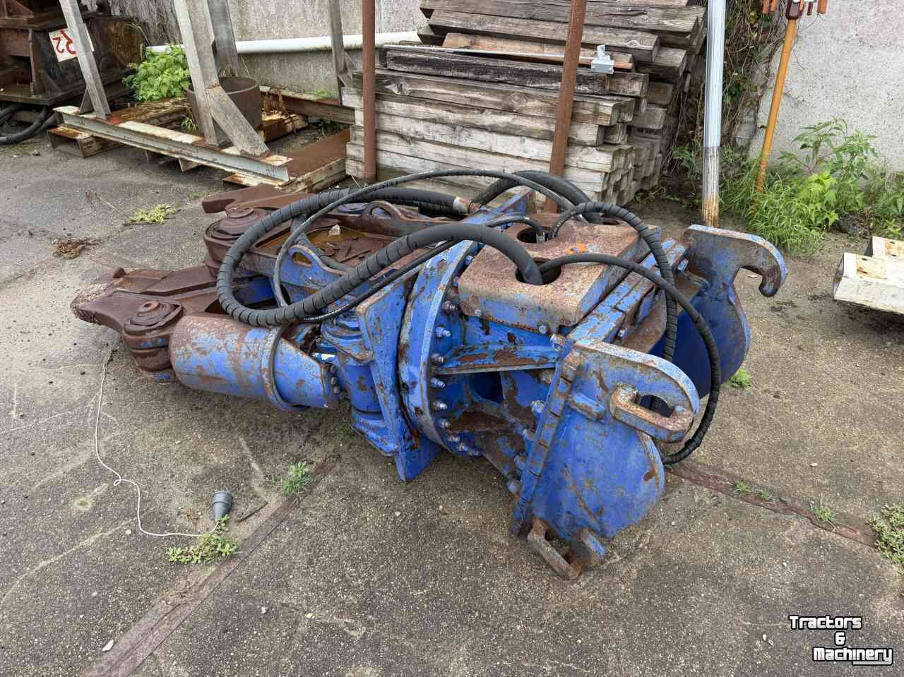 Betonvergruizer  SV Vergruizer | Betonschaar | Combischaar | Knipschaar met Hydraulische rotator