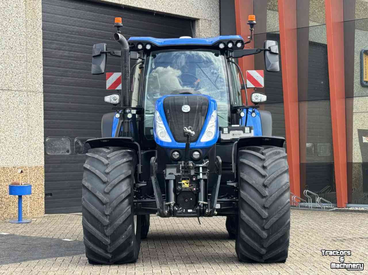 Tractor / Trekker New Holland T7.260PLMI vario Stage V Fronthef+PTO Lucht Hydr. rem GPS 56km