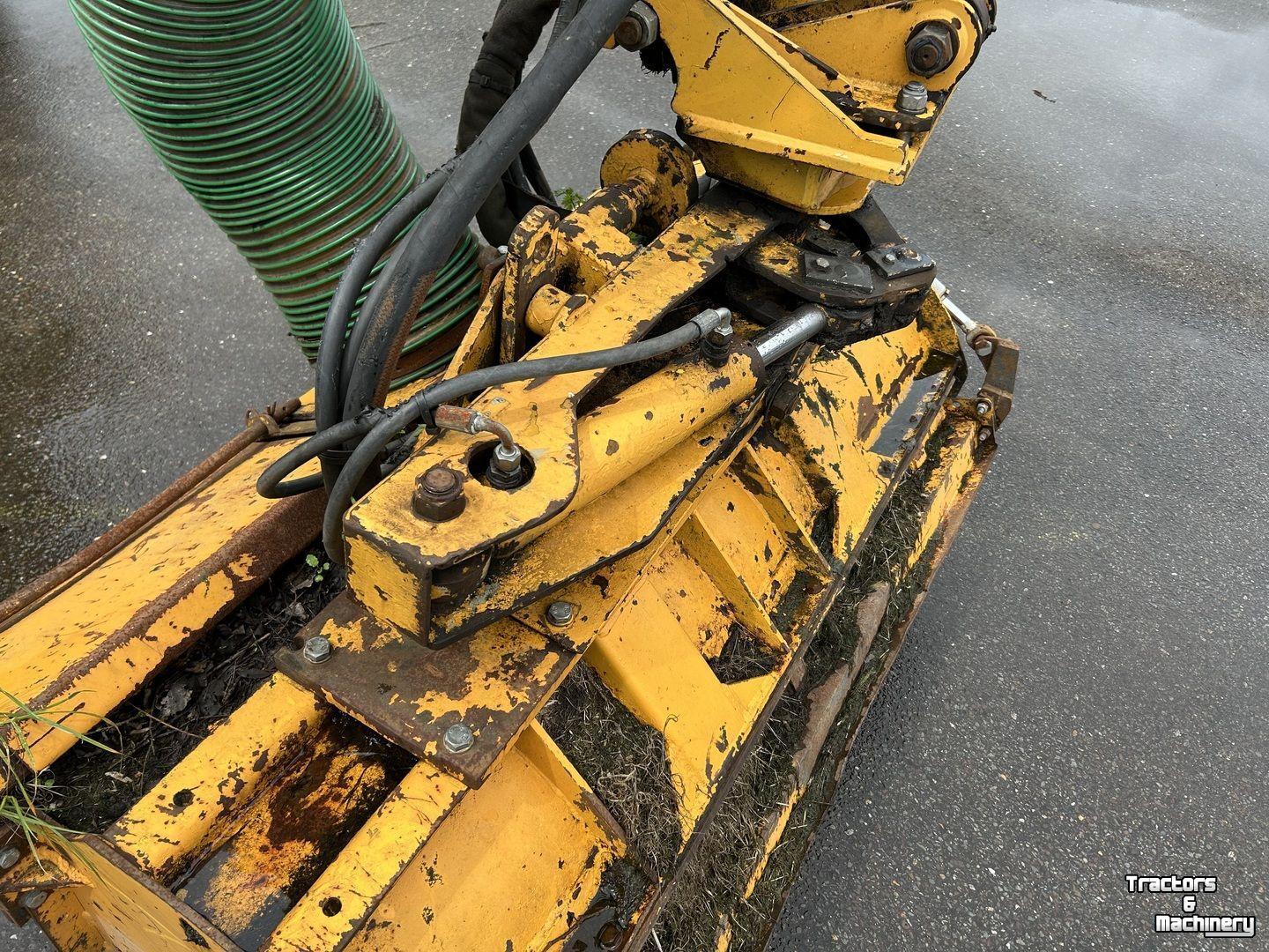 Maaiarm met klepelmaaier Vredo VT2716HS zelfrijder
