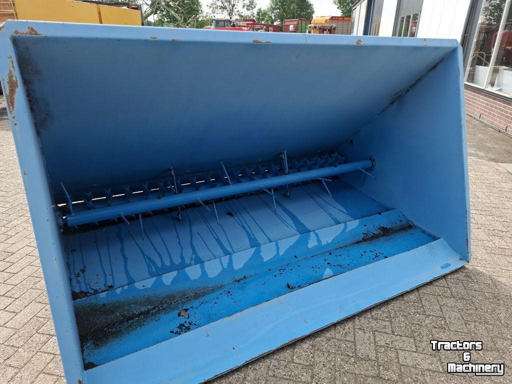Shovel / Wiellader / Kniklader  ROKU 2500