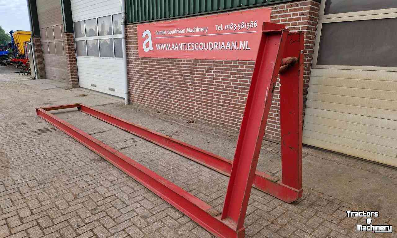 Container haakarm-carrier  Container slee / slede
