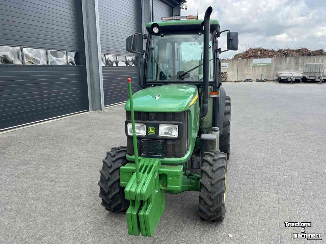 Tractor / Trekker John Deere 5615 v
