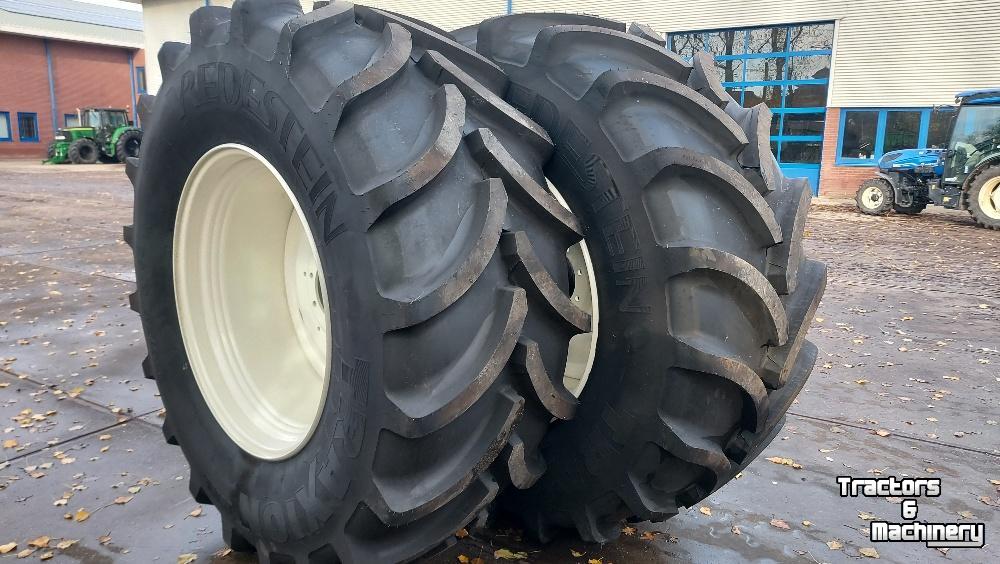 Wielen, Banden, Velgen & Afstandsringen Vredestein 710/70R38