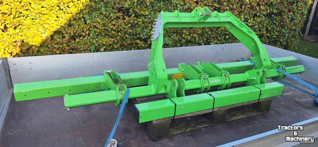 Schoffelmachine / Schoffelbalk  3-punts frame met 3 mtr balk en extra balk voor loopwielen