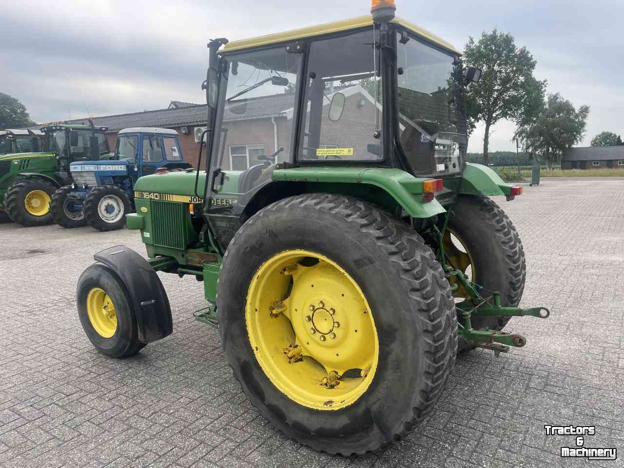 Tractor / Trekker John Deere 1640 MC-1 CAB.