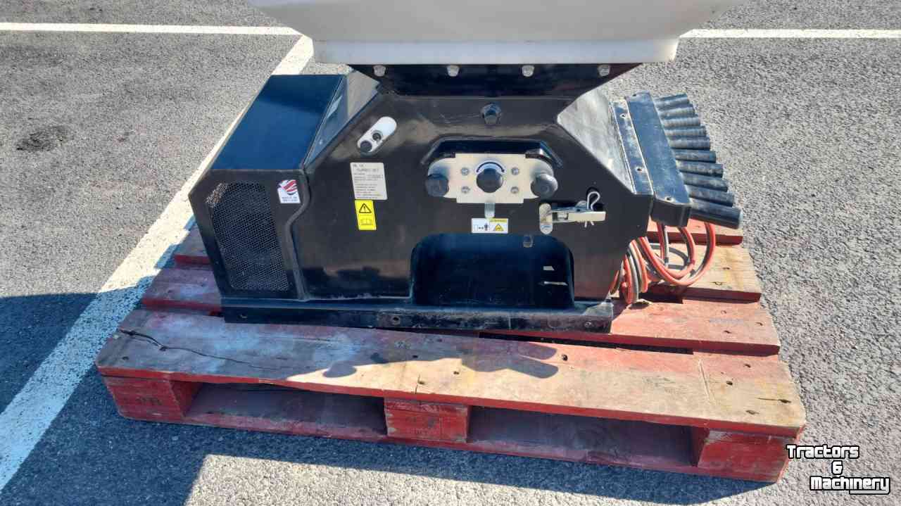 Fronttank zaaimachine Stocks StocksAg Microgranulator 240L