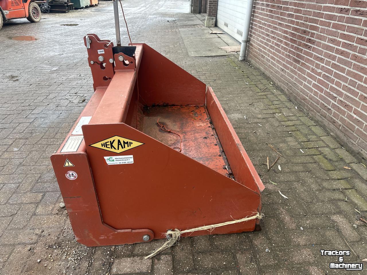 Overige aanbouwdelen en toebehoren Hekamp Mechanische trekkerbak 1800mm
