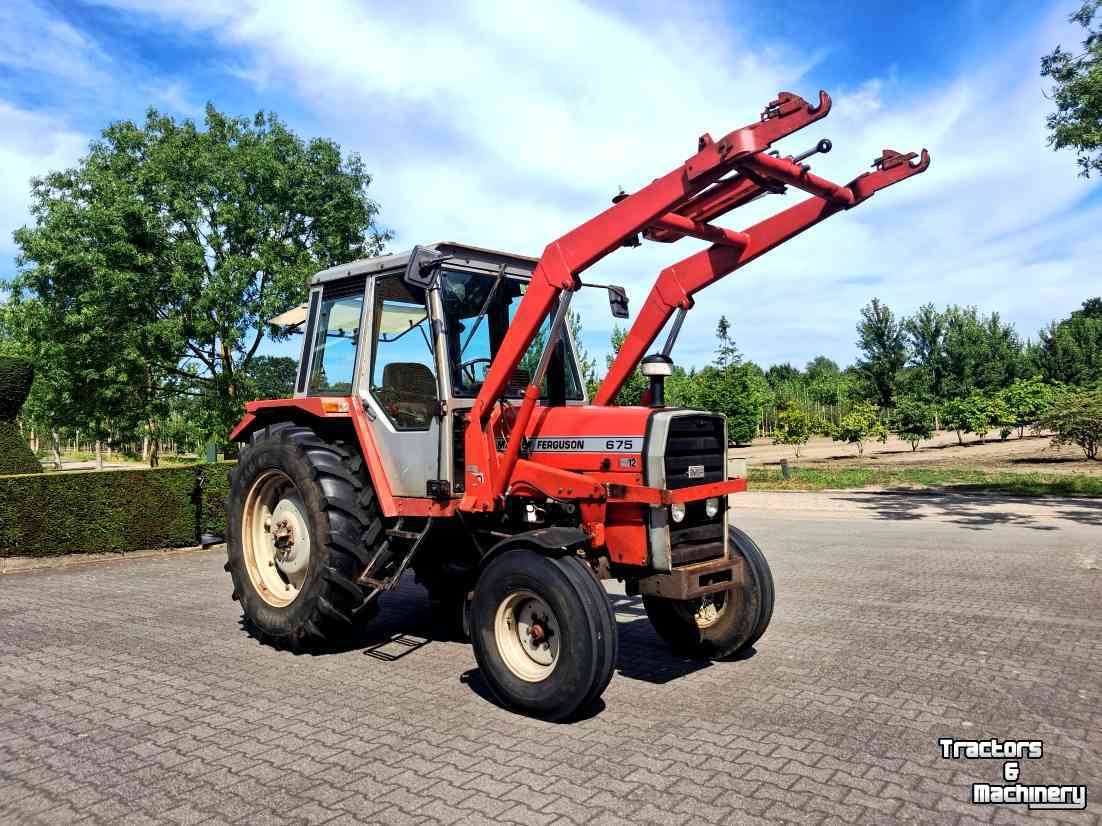 Tractor / Trekker Massey Ferguson 675