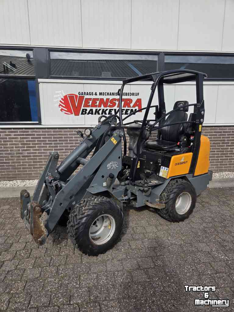 Shovel / Wiellader / Kniklader Giant D332ST