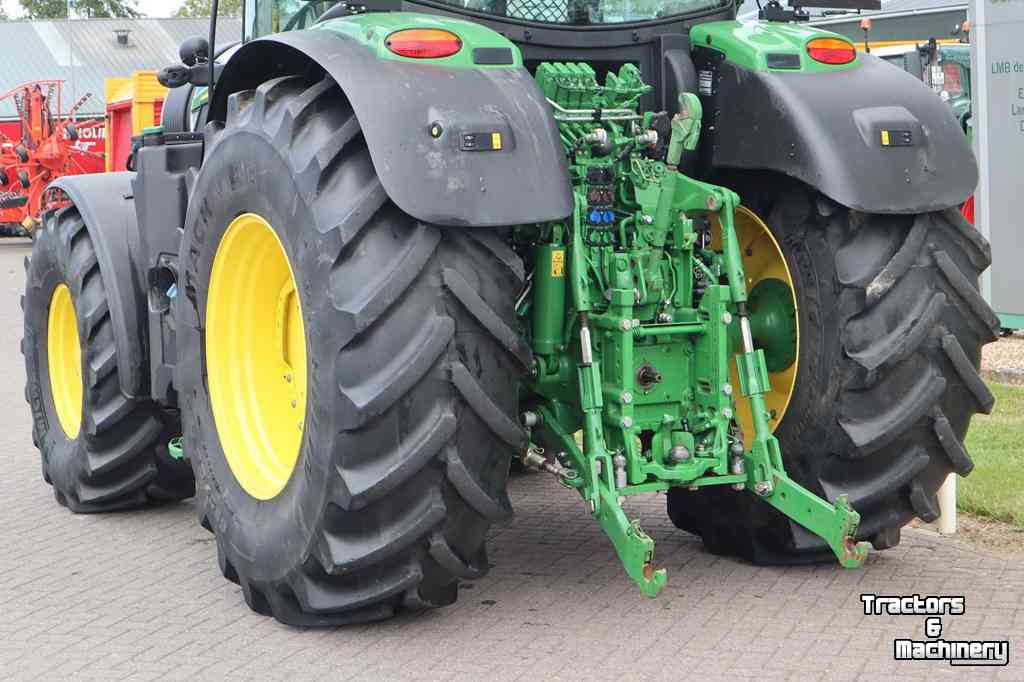 Tractor / Trekker John Deere 6R 215