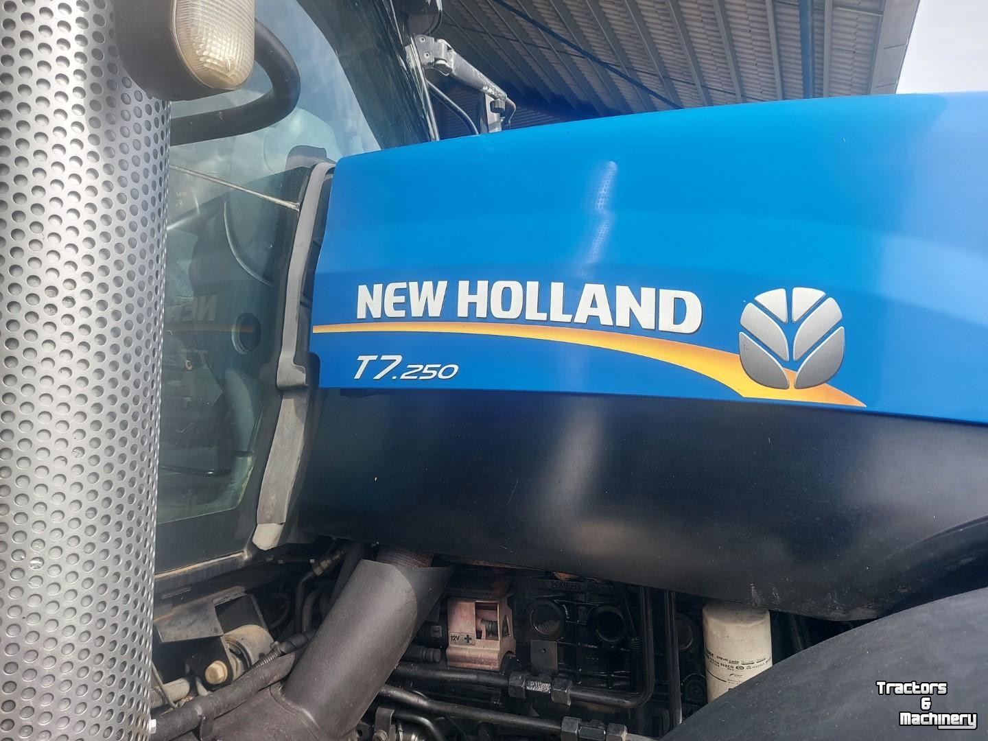 Tractor / Trekker New Holland T7040