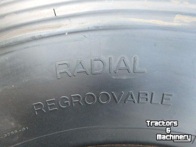 Wielen, Banden, Velgen & Afstandsringen  335/80R20 8 gaats velg