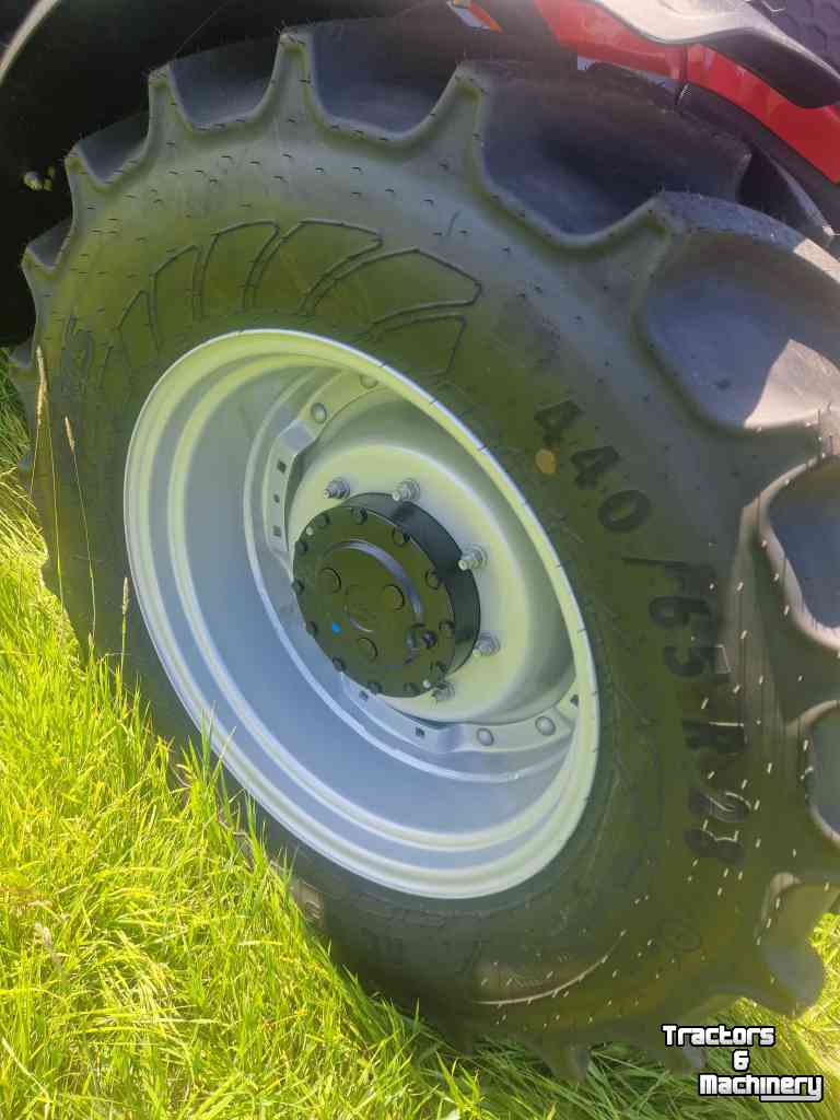 Tractor / Trekker Case-IH Farmall 100C HILO Geveerde cabine en luchtremmen